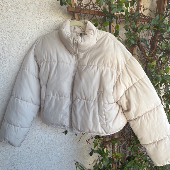 Women’s Cropped Puffer Jacket - Picture 2 of 3
